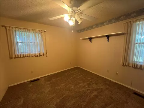 Bedroom - 92 206 Hwy, Harrison, AR 72601 photo 3 of 5