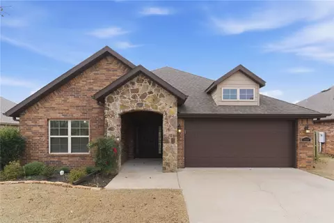 3707 Town Vu Rd, Bentonville, AR 72712