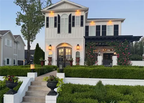 102 NE F St, Bentonville, AR 72712