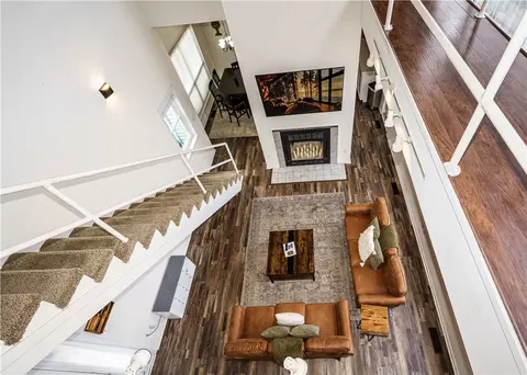 1 Drennon Dr, Eureka Springs, AR 72632