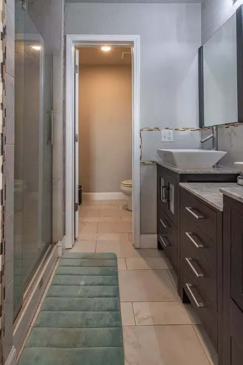 Bath - 570 Bonanza St, Centerton, AR 72719 photo 3 of 8