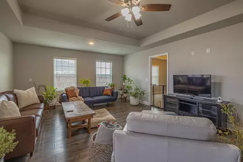 Living - 570 Bonanza St, Centerton, AR 72719 photo 2 of 2