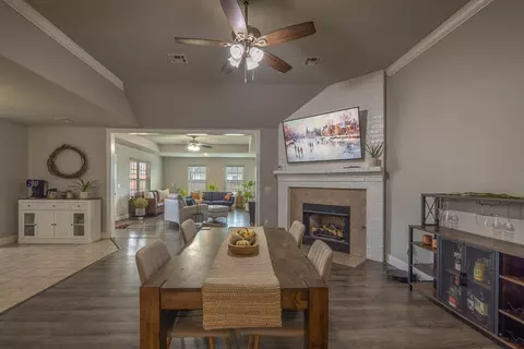 Dining - 570 Bonanza St, Centerton, AR 72719 photo 1 of 3