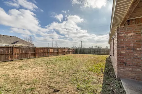 Exterior - 570 Bonanza St, Centerton, AR 72719 photo 4 of 8