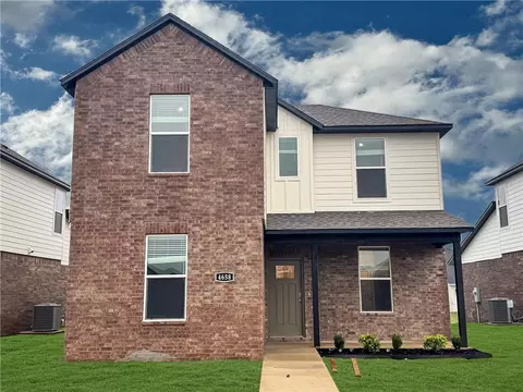 479 S Neon Ave, Fayetteville, AR 72704