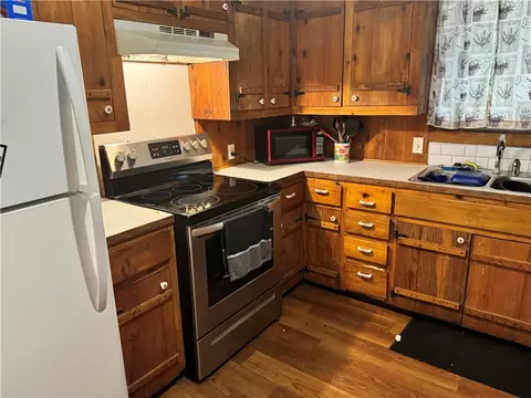 Kitchen - 958 Sr 164, Dover, AR 72837 photo 1 of 2