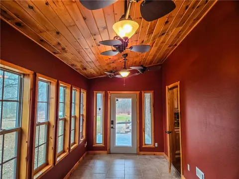 Entry Way - 4342 Harmon Rd, Harrison, AR 72601 photo 5 of 10
