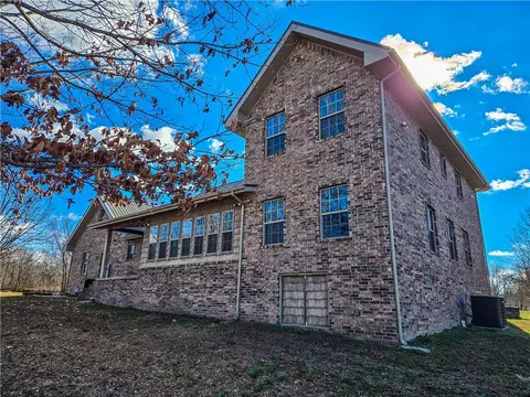 Exterior - 4342 Harmon Rd, Harrison, AR 72601 photo 4 of 15