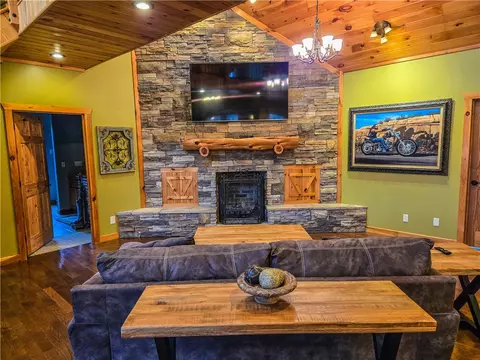 Living - 4342 Harmon Rd, Harrison, AR 72601 photo 1 of 2