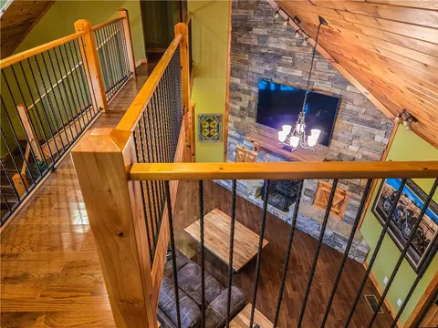 Entry Way - 4342 Harmon Rd, Harrison, AR 72601 photo 8 of 10