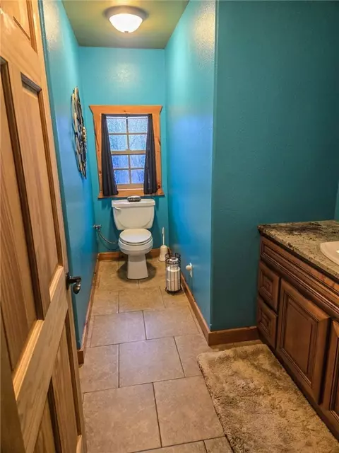 Bath - 4342 Harmon Rd, Harrison, AR 72601 photo 4 of 4