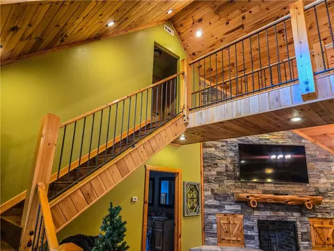 Entry Way - 4342 Harmon Rd, Harrison, AR 72601 photo 3 of 10