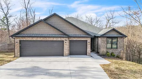 5 Burns Cir, Bella Vista, AR 72714