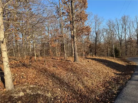 Riding Lane, Bella Vista, AR 72714