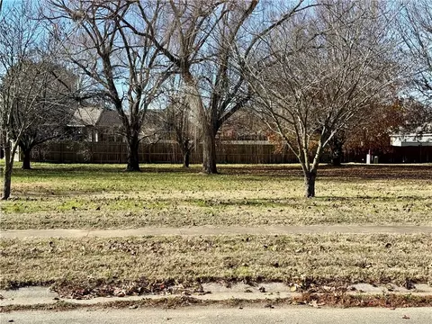 511 Westwood Ave, Prairie Grove, AR 72753