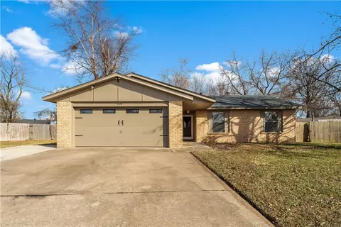 1105 Westridge Ln, Rogers, AR 72756