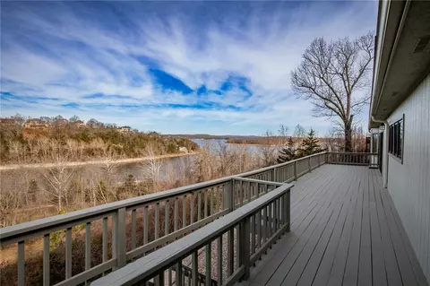 8340 Eagle Crest Dr, Rogers, AR 72756