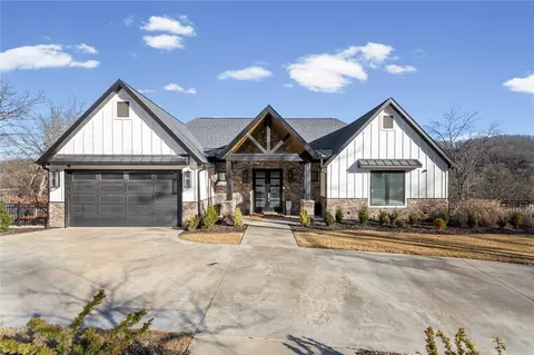 497 Honey Creek Rd, Eureka Springs, AR 72631