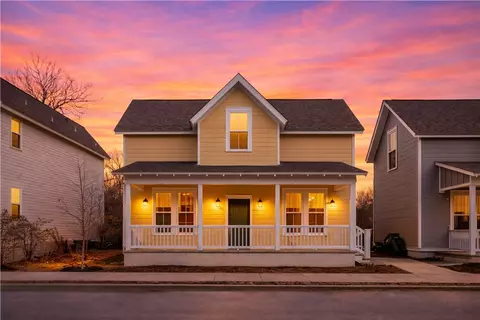 1044 S Beebalm Ave, Fayetteville, AR 72701