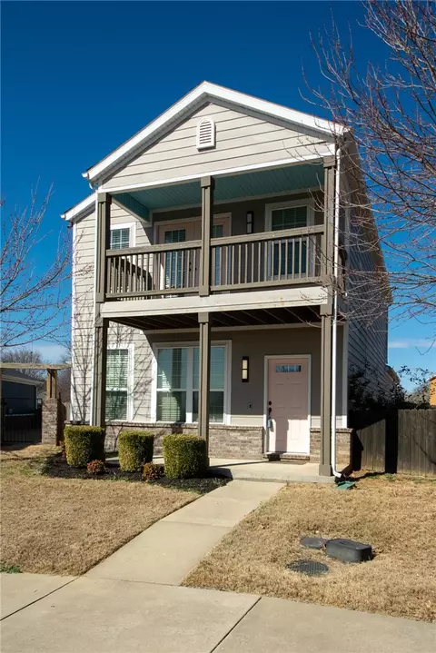 4272 W Bradstreet Ln, Fayetteville, AR 72704