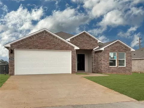 561 Colorado St, Farmington, AR 72730
