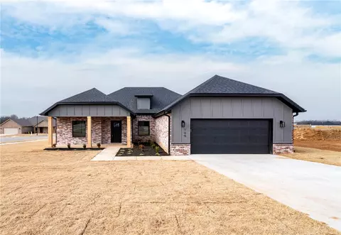 109 N Panther Ave, Farmington, AR 72730