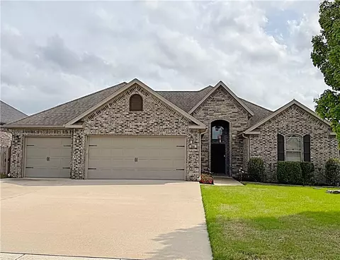 206 Deere Run Dr, Cave Springs, AR 72718