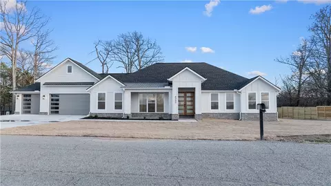 8360 Pleasant Valley Rd, Decatur, AR 72722
