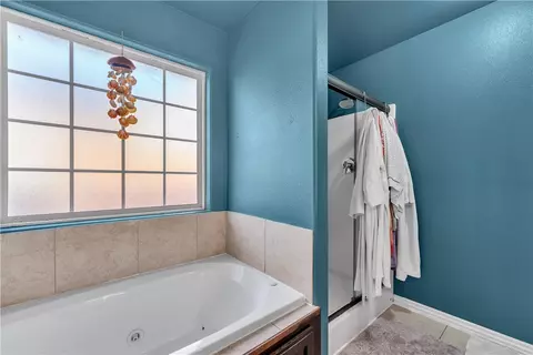 Bath - 2914 S E St, Rogers, AR 72758 photo 1 of 3