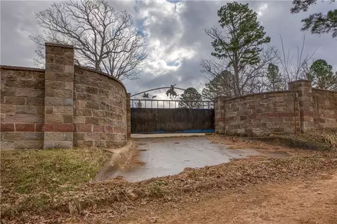 327 Pendergraft Rd, Noel, MO 64854