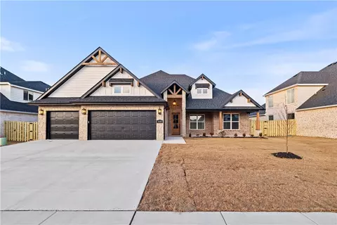 1320 Tiffany St, Centerton, AR 72719