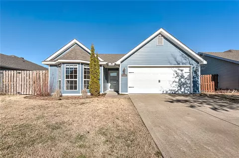 4516 Serviceberry Dr, Fayetteville, AR 72704