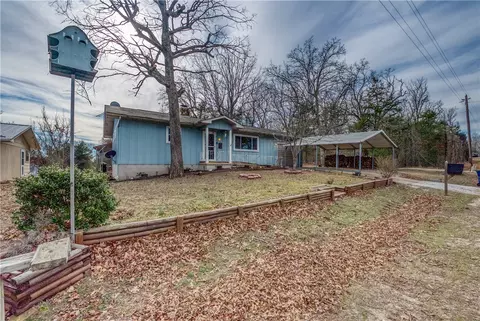 204 W Pine St, Lead Hill, AR 72644