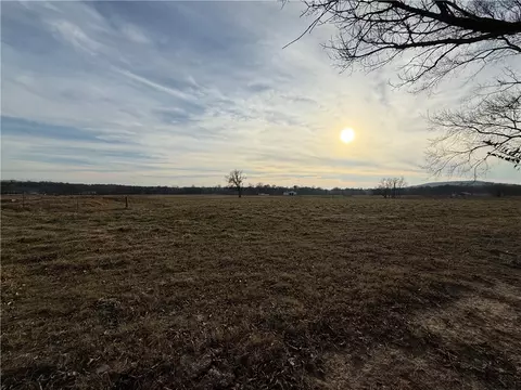 Young Road, Summers, AR 72769 photo 4