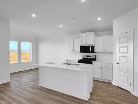 Kitchen - 412 Greer St, Pea Ridge, AR 72751 photo 1 of 1