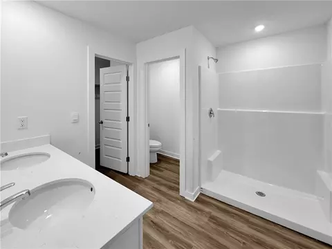 Bath - 412 Greer St, Pea Ridge, AR 72751 photo 2 of 2