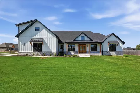 18183 Pepper Hills Dr, Siloam Springs, AR 72761