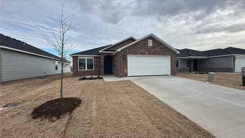 1708 Edens St, Gentry, AR 72734