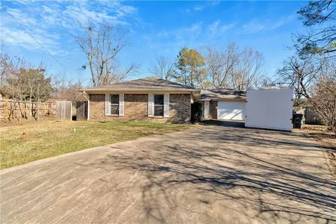 1812 E Furman St, Fayetteville, AR 72703