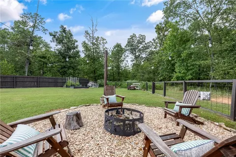 16 Kinloch Dr, Bella Vista, AR 72715