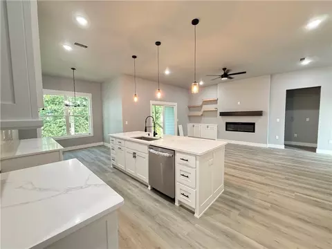2 Davington Ln, Bella Vista, AR 72715
