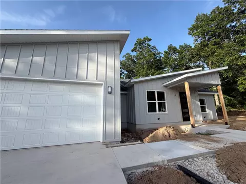 2 Davington Ln, Bella Vista, AR 72715