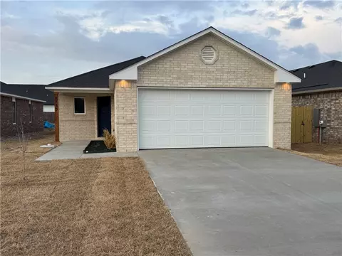 8733 Preston Wood Dr, Fort Smith, AR 72916