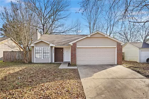 2207 Timberwood Ln, Russellville, AR 72802