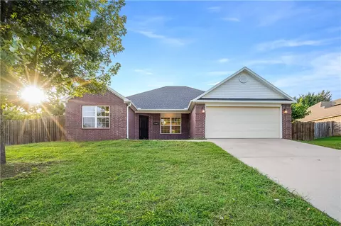 11483 Giles Rd, Farmington, AR 72730