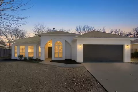 3050 N Pyrite Dr, Fayetteville, AR 72704
