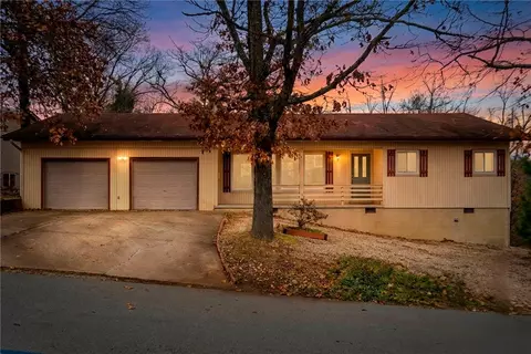 21 Swanage Dr, Bella Vista, AR 72715