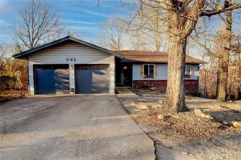 1 Stringer Ln, Bella Vista, AR 72715