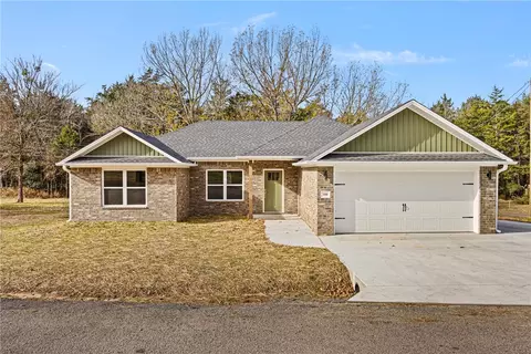 500 Scott Ln, Russellville, AR 72802