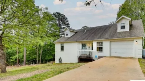 15999 Linden Ln, Rogers, AR 72756